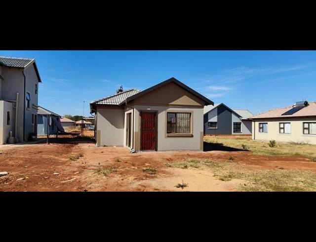 2 BEDROOM HOUSE FOR SALE IN VANDERBIJLPARK CW 5